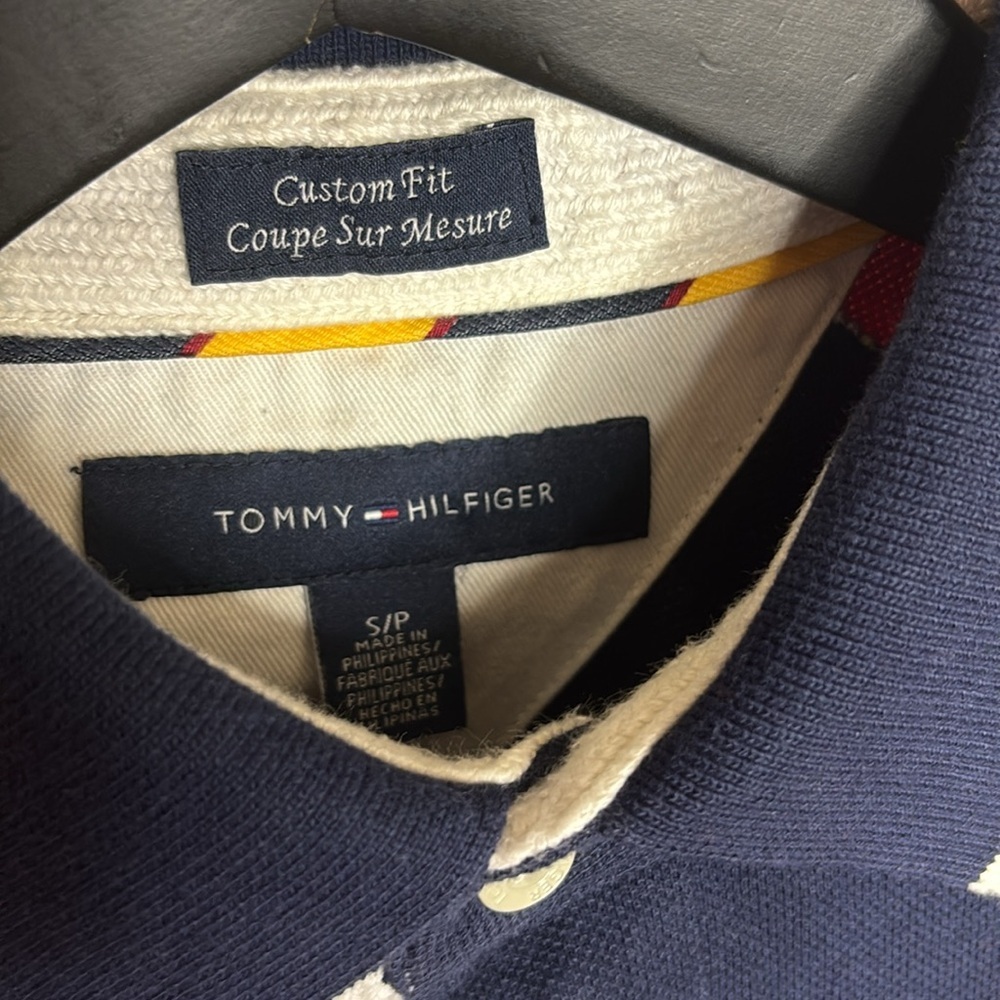 Tommy Hilfiger Custom Fit Size: Small - image 4